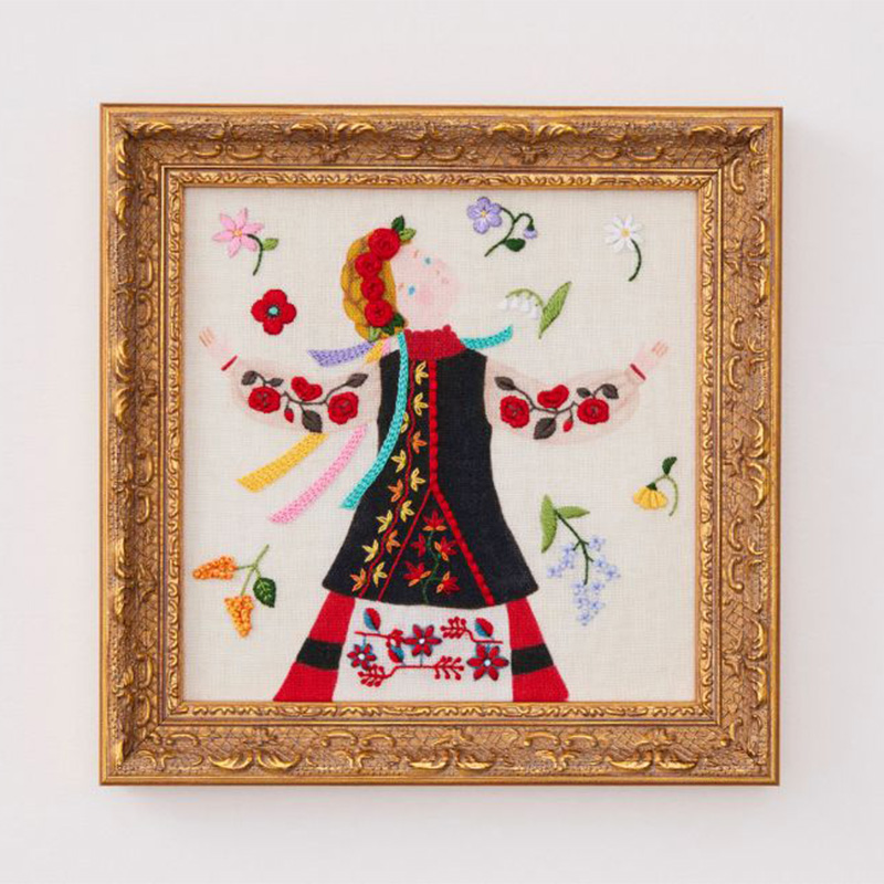 柏木リエさん×bitteさん 民族衣装の刺繍フレーム「ウクライナ」