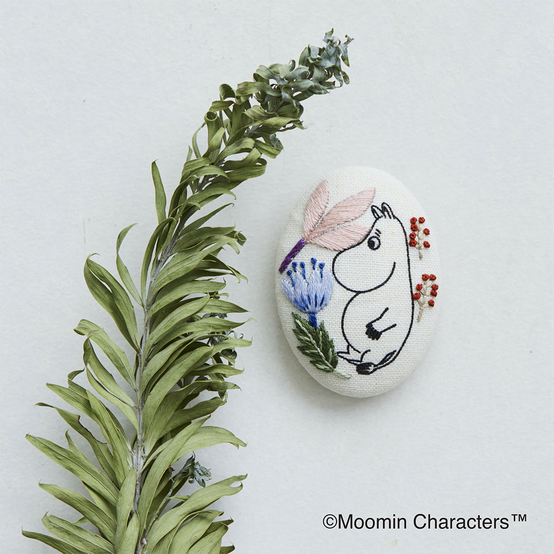 ムーミン ボタニカル刺しゅうブローチ〈ムーミントロール〉