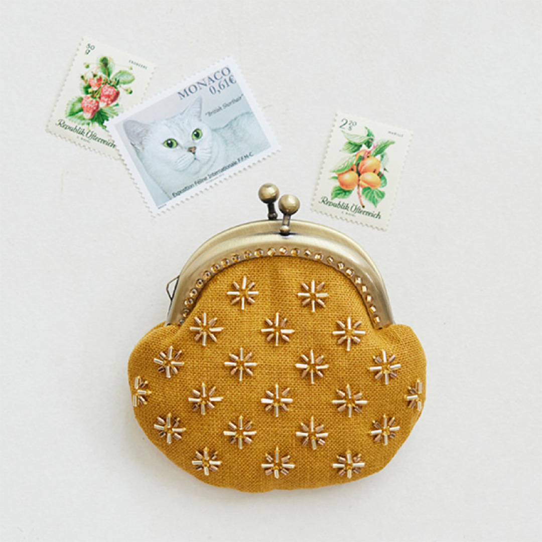 米永真由美さんのビーズ刺し子 がま口（小）「米刺し」