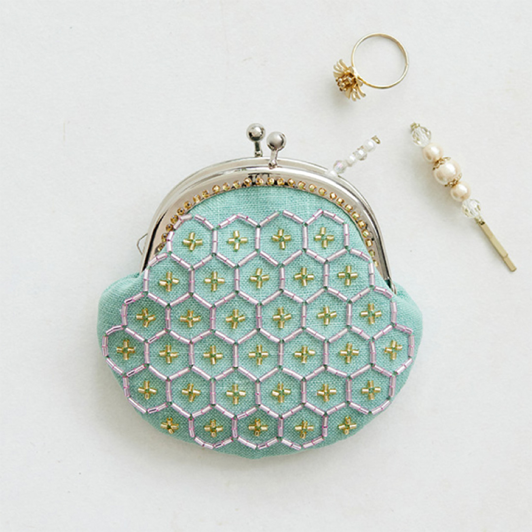 米永真由美さんのビーズ刺し子 がま口（大）「十字亀甲」