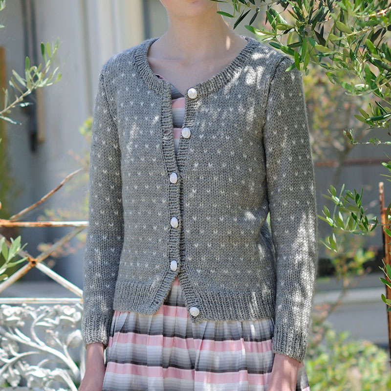 〈レシピ〉グレーの編み込み模様カーディガン