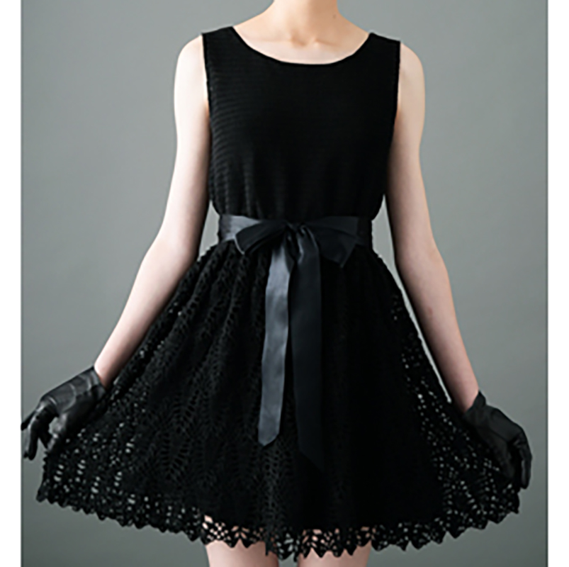 〈レシピ〉レースの黒ワンピース