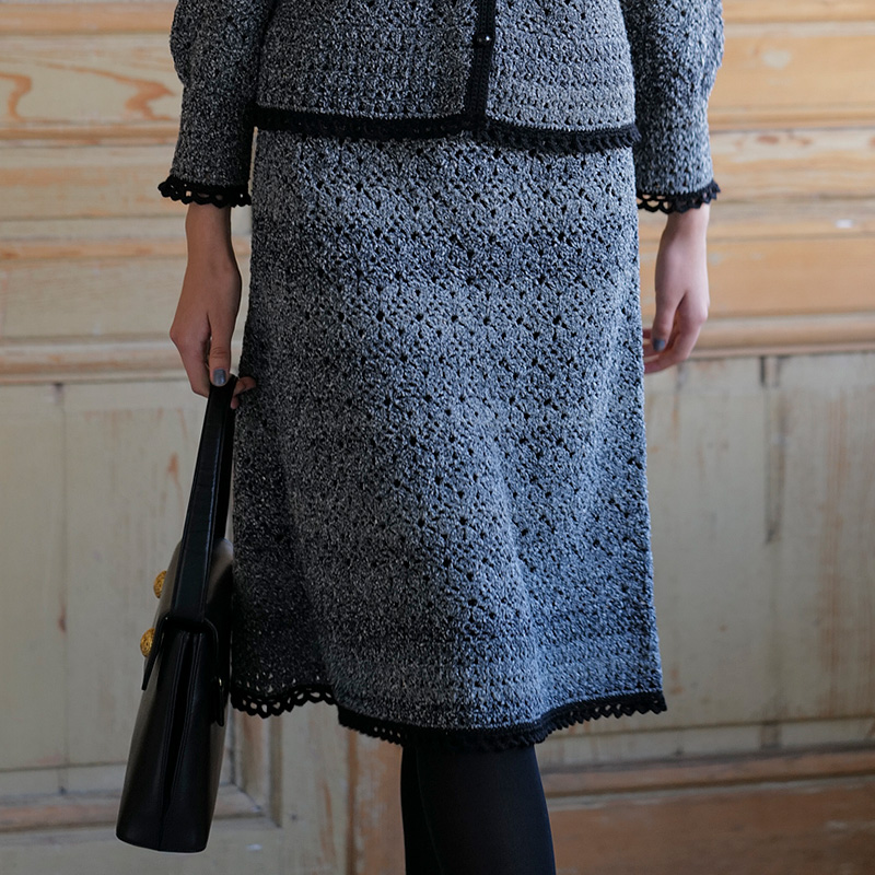 〈レシピ〉グレーのかぎ針編みのスカート