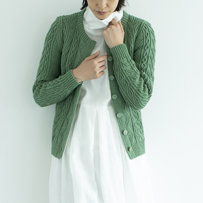 〈レシピ〉ねじり目の交差模様カーディガン［M・L］