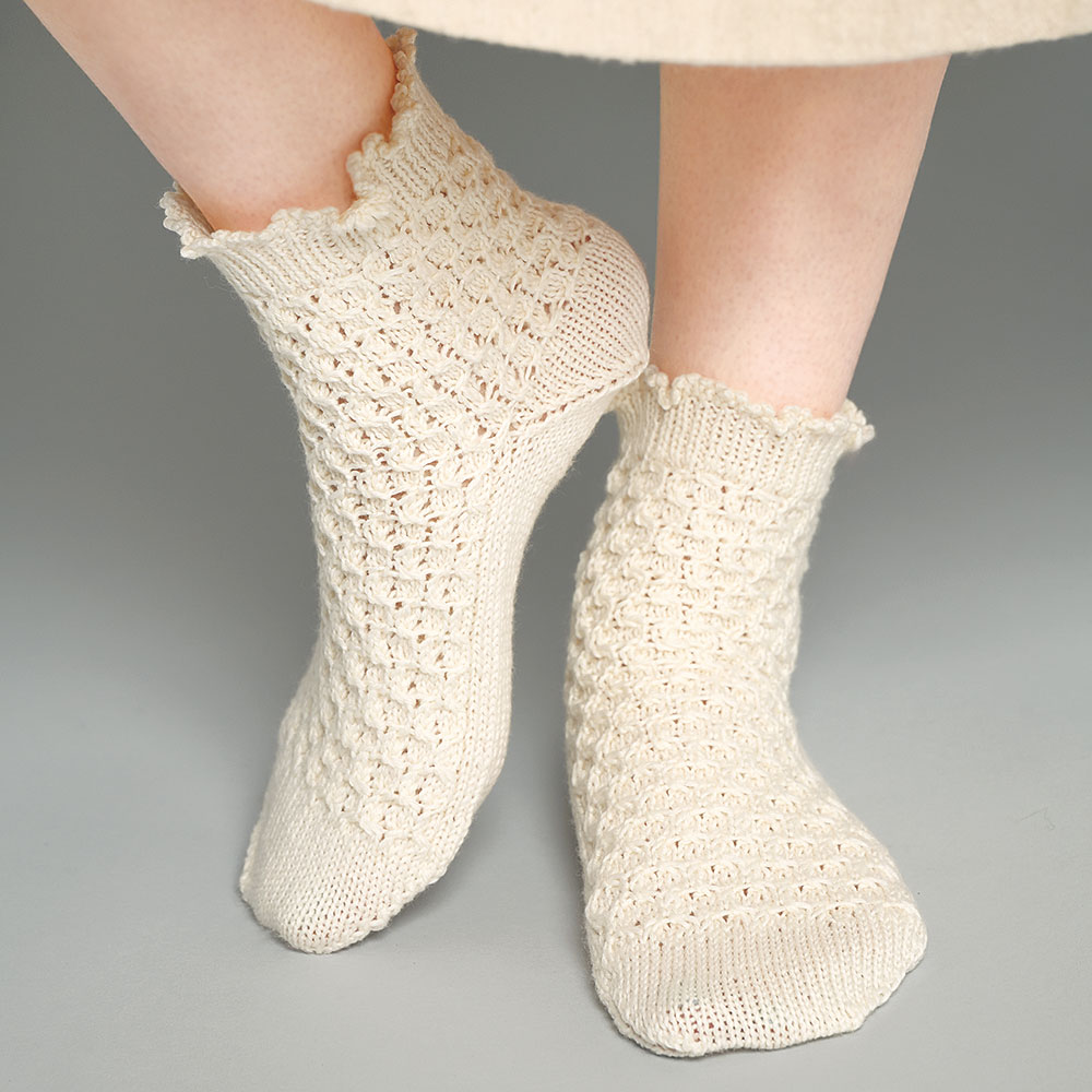 〈糸セット〉オフホワイトの靴下