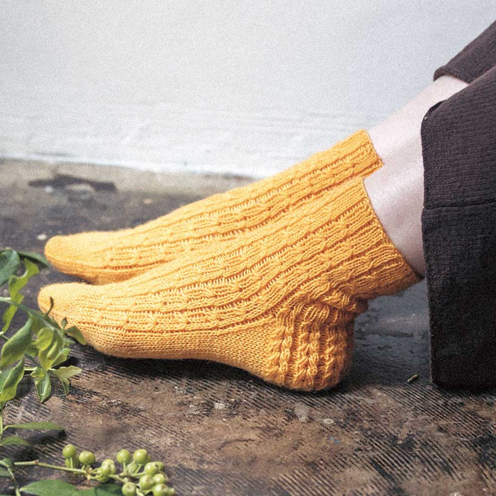 ディップステッチ模様のソックス［編み図別売］