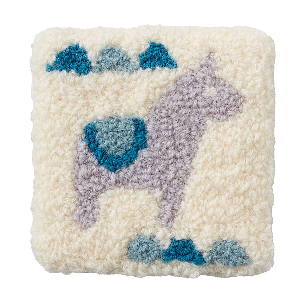 パンチニードルで作るミニラグ　ダーラナホース