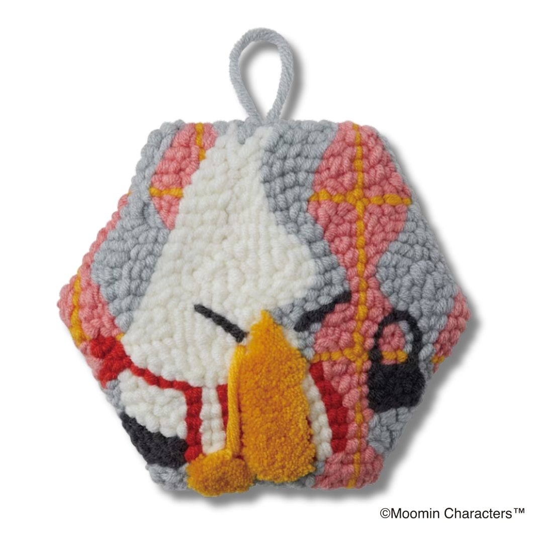 ムーミンデ描くパンチニードル　ムーミンママ