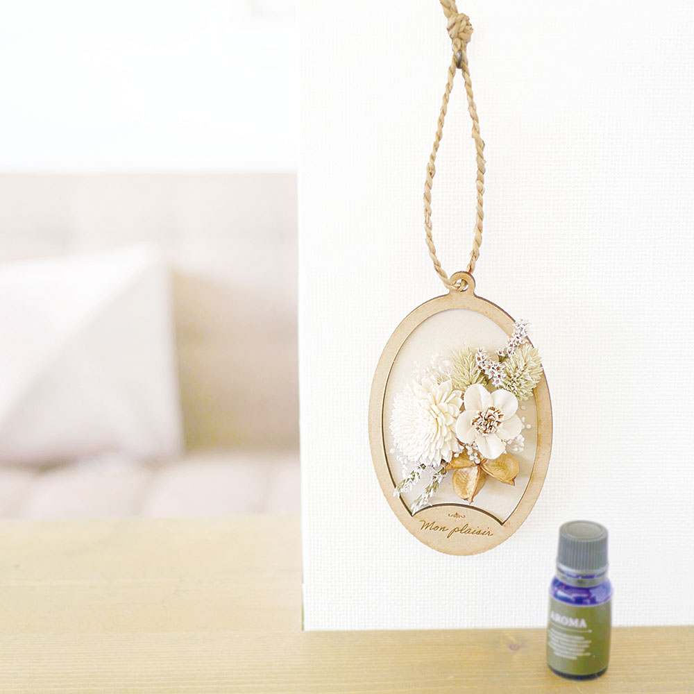 ソラ　アナスタシアのオーバル壁掛け