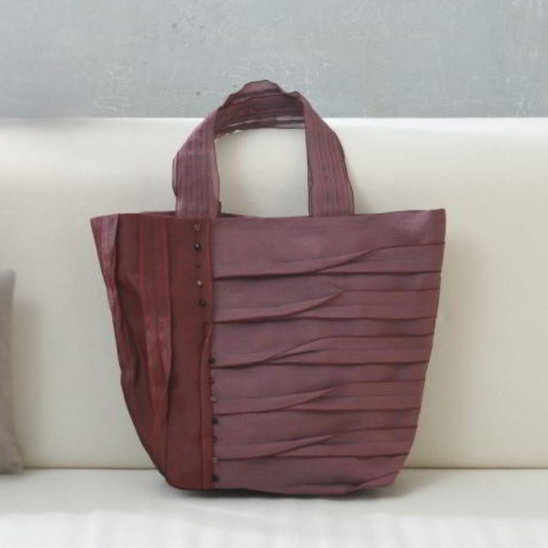 たたみテープで作るバッグ（エンジ）