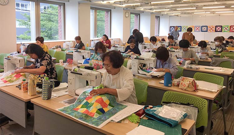 スペシャル・セミナー生徒募集中！その3 第3次募集開始 笹倉幸子『ルーラーワーク研究会』～定規を使ったミシンキルティング～