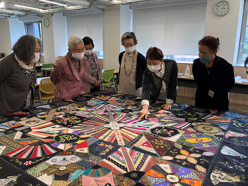 キルト塾スペシャルセミナー　宮谷真知子先生「19世紀の針仕事の魅力 クレイジーキルト」を2021年4月12日(月)に開催いたしました。
