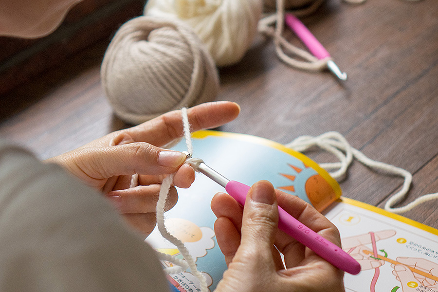 津田蘭子さん、初めての編み物
