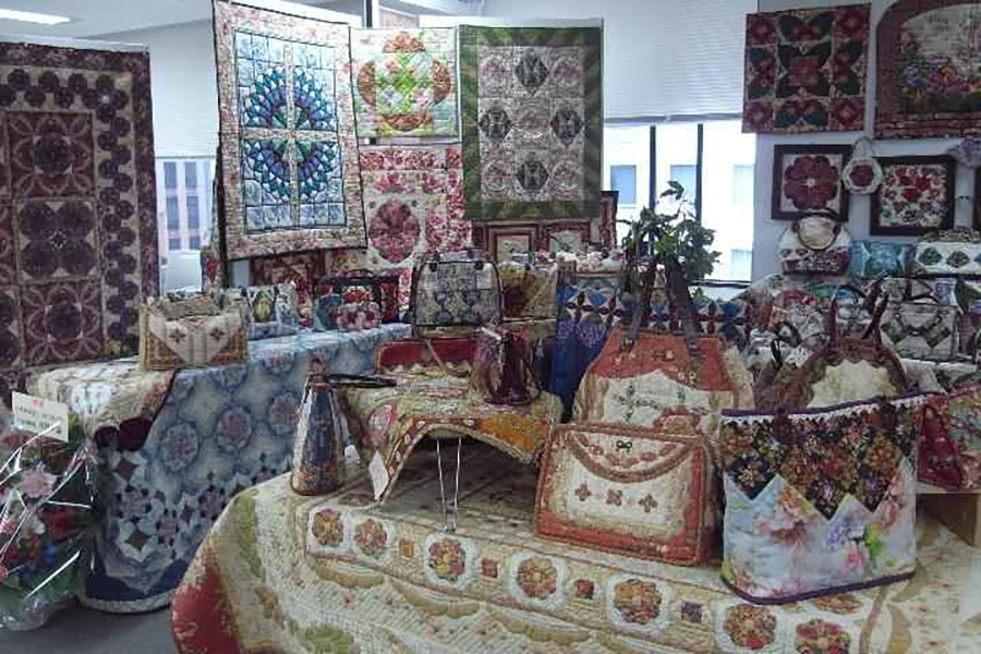 『花柄布を楽しむパッチワークキルトとバッグ』発売記念 円座佳代のセレクトキルトフェア