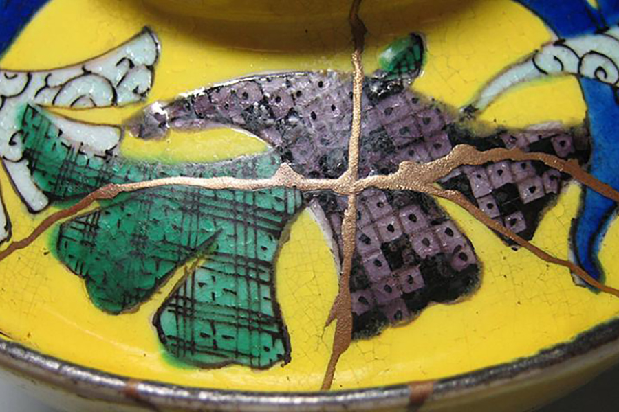 日本の伝統技術「金継ぎ」