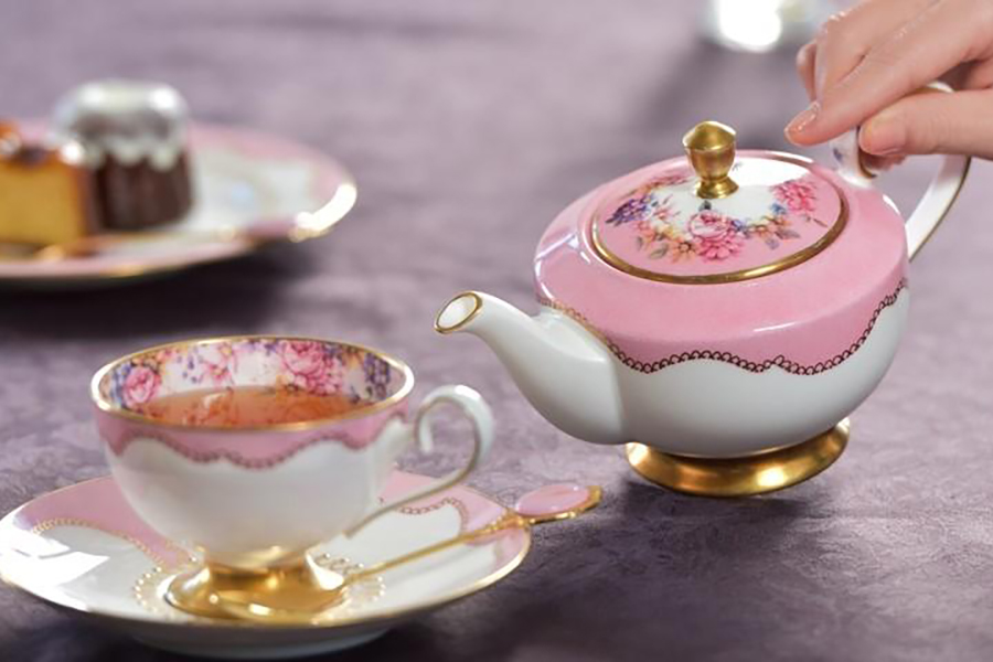 紅茶やコーヒーを飲むときは・・・