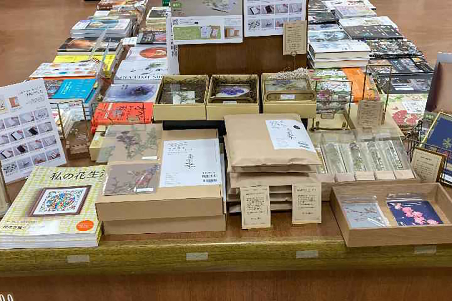 三省堂有楽町店で「植物×文学」フェア開催中
