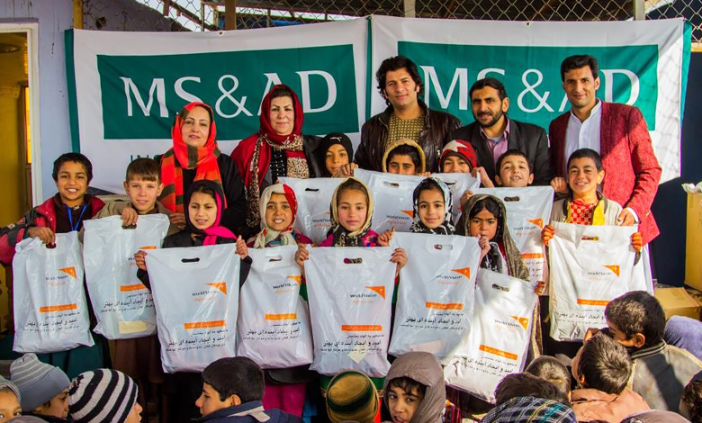 世界の子どもたちへ編み物作品を贈ろうプロジェクト アフガニスタンのストリート・チルドレンの子どもたちへの配布─2016年12月─