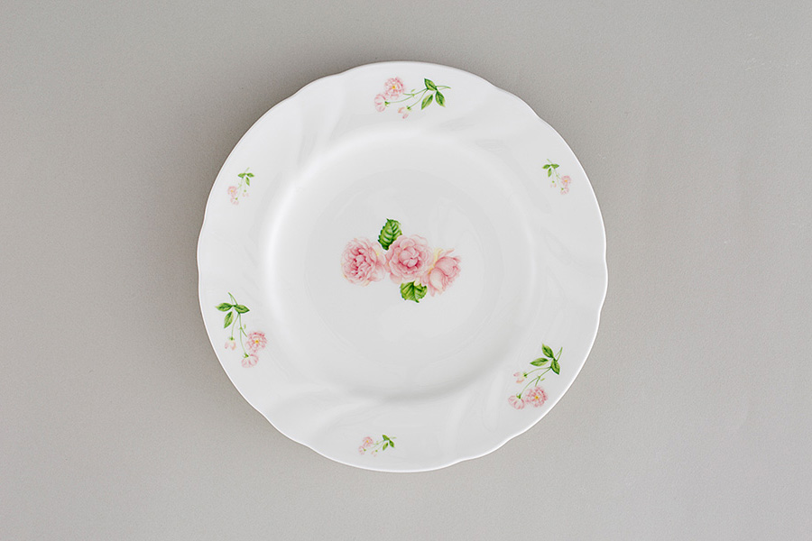 5.専用の電気炉で焼成し完成