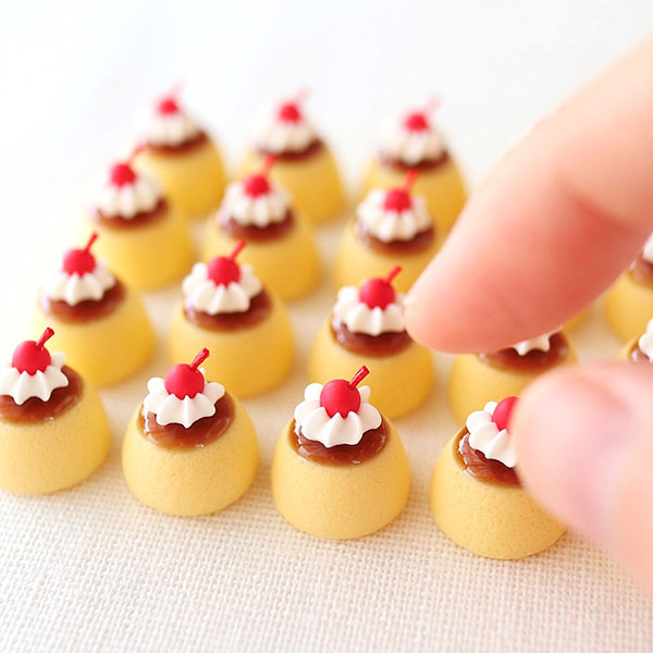 ちいさなパンとおかしのアクセサリー　yumita