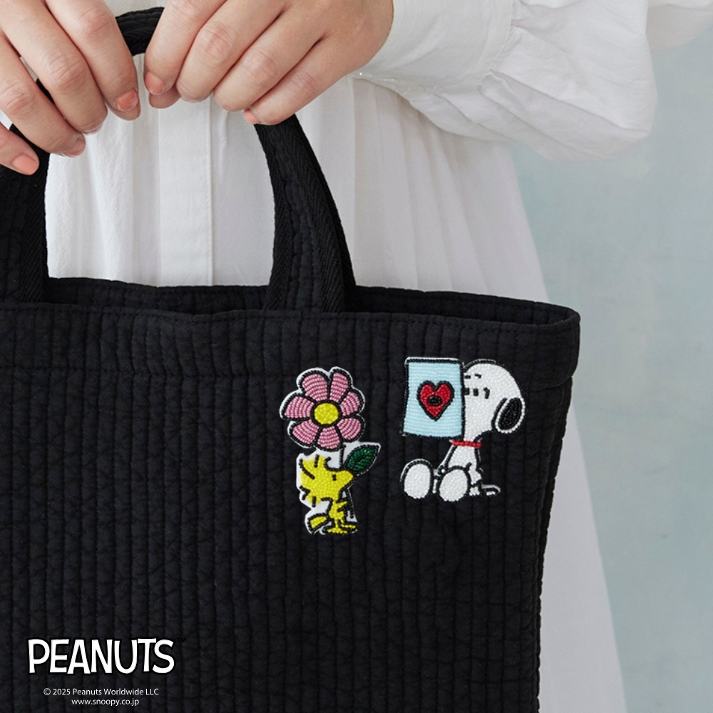 スヌーピーのビーズ刺しゅう